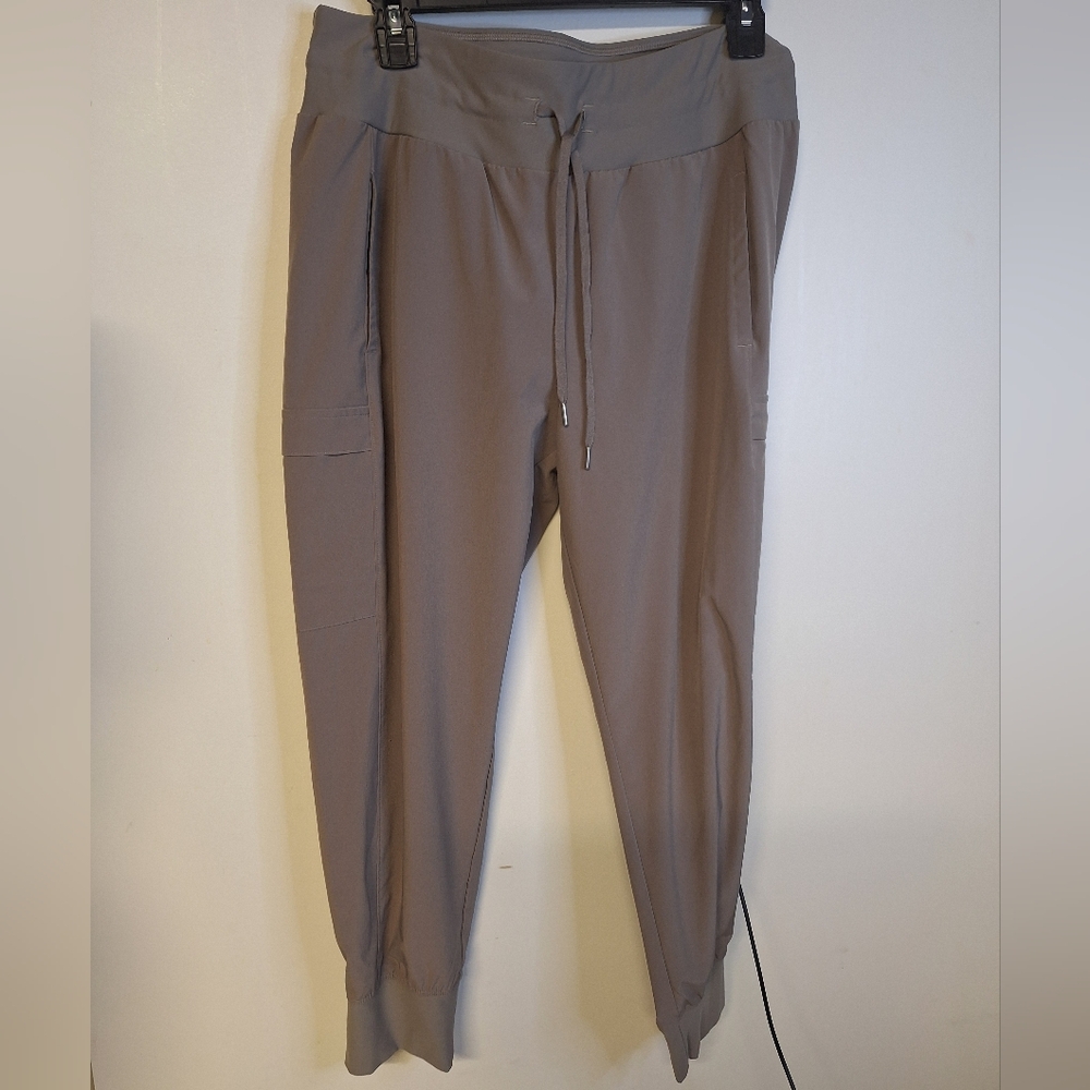 Calla Taupe Joggers Cropped Size Med - Picture 5 of 7